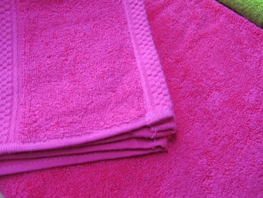 Solid color bath towel